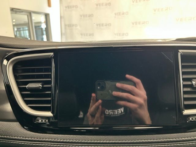 2026 Chrysler Pacifica Select - Photo 17
