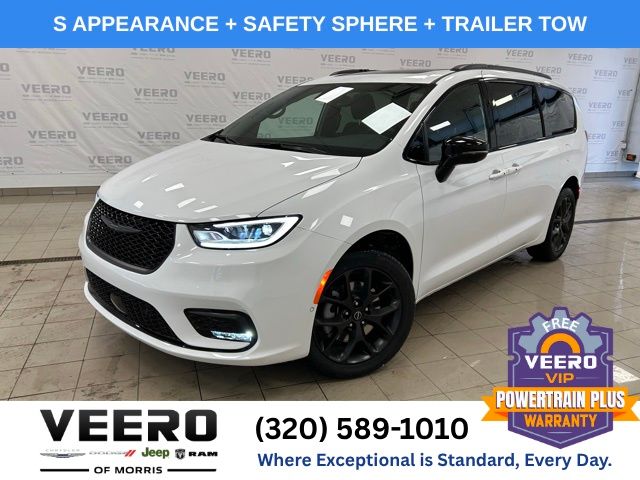 2026 Chrysler Pacifica Limited AWD's photo