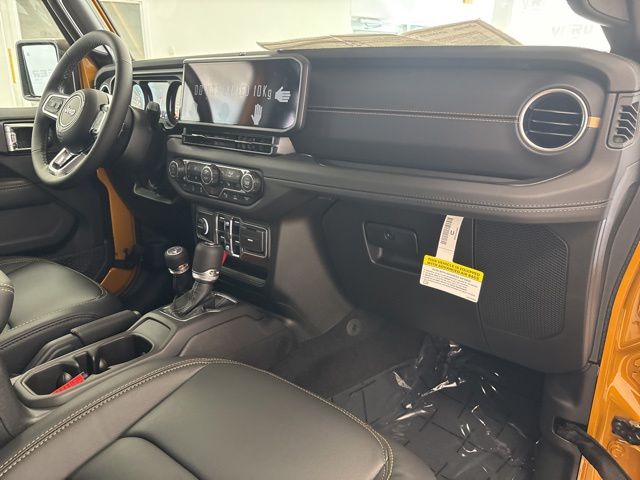 2026 Jeep Wrangler 4-Door Sahara - Photo 12