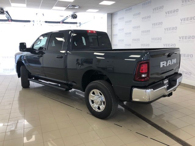 2026 RAM 3500 Tradesman - Photo 3