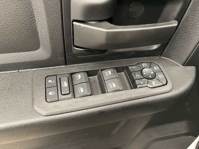 2026 RAM 2500 Tradesman/Black Express - Photo 12