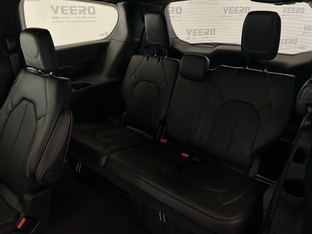 2026 Chrysler Pacifica Select - Photo 24