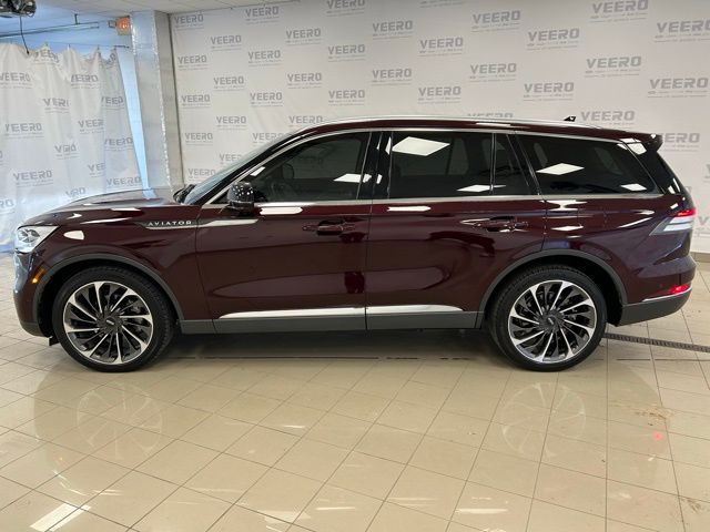 2021 Lincoln Aviator Reserve photo 3