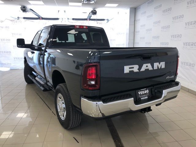 2026 RAM 3500 Tradesman - Photo 4