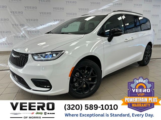 2026 Chrysler Pacifica Select AWD's photo