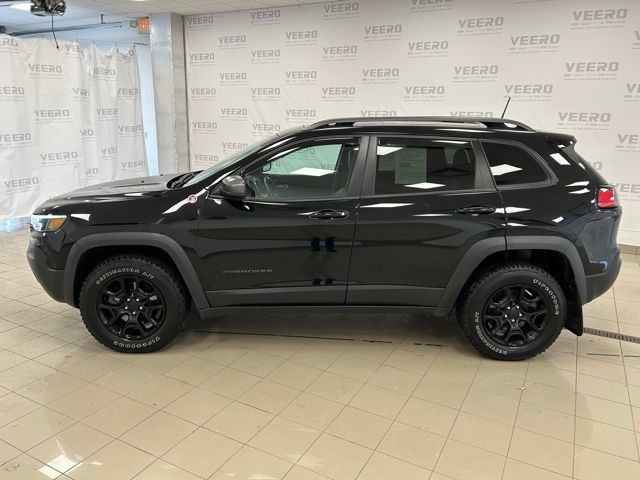 Used 2019 Jeep Cherokee Trailhawk with VIN 1C4PJMBX4KD186554 for sale in Morris, Minnesota