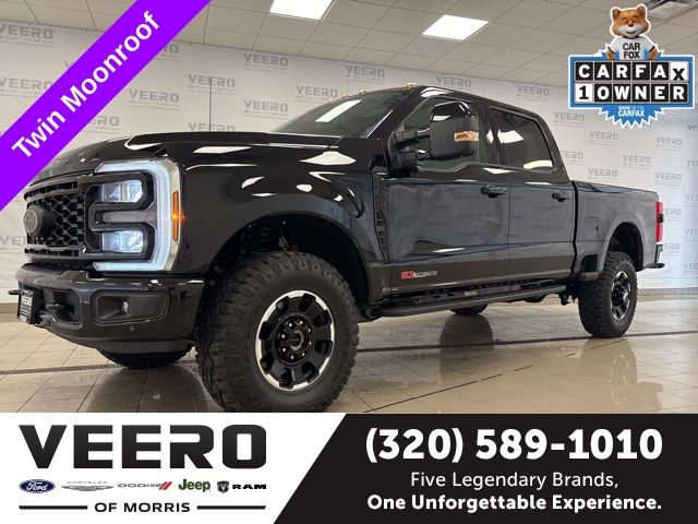 2025 Ford F-350 Super Duty Lariat's photo