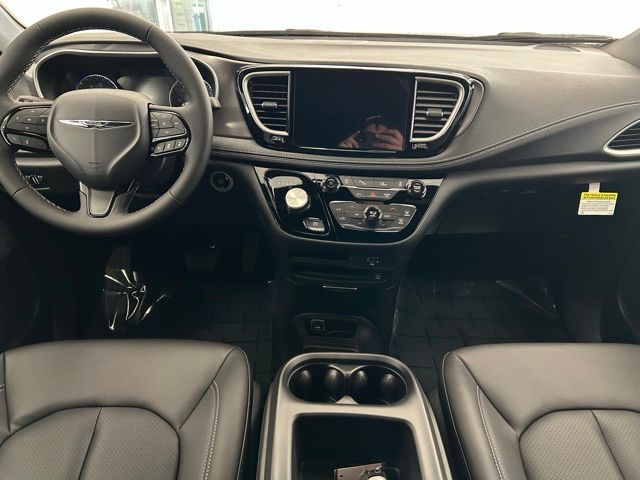 2026 Chrysler Pacifica Select - Photo 16