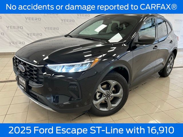 Used 2025 Ford Escape ST-Line with VIN 1FMCU9MN5SUA99742 for sale in Morris, Minnesota