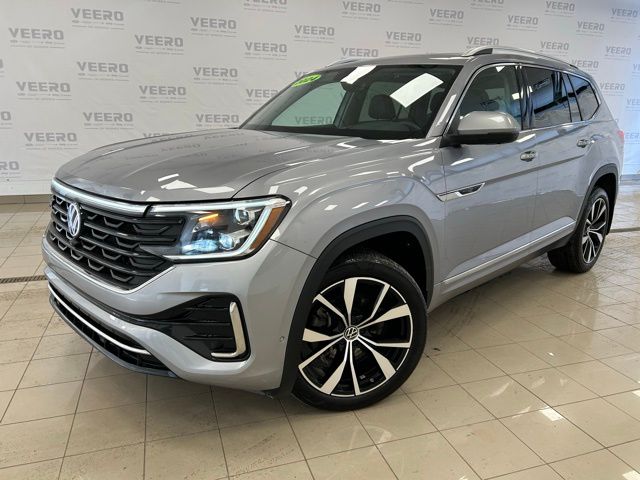 Used 2024 Volkswagen Atlas Execline with VIN 1V2FR2CA9RC555362 for sale in Morris, Minnesota