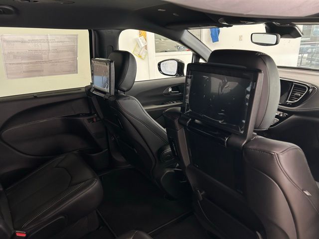 2026 Chrysler Pacifica Select - Photo 26