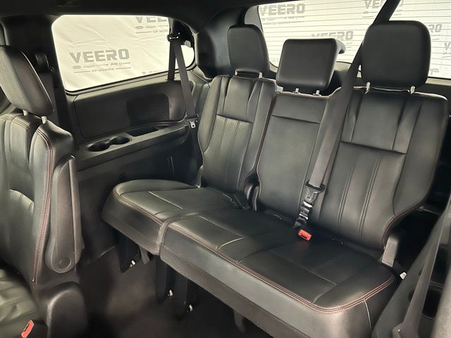 2016 Dodge Grand Caravan R/T photo 18