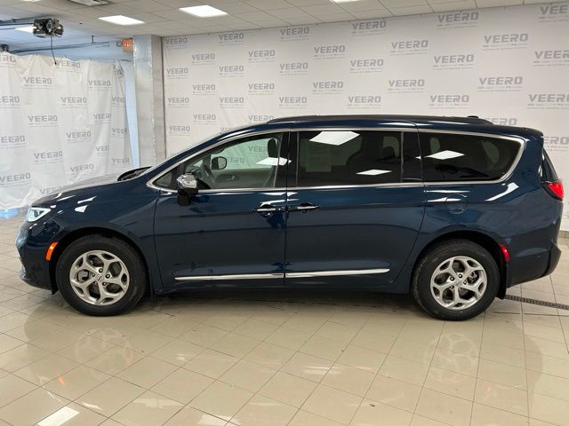 Used 2023 Chrysler Pacifica Limited with VIN 2C4RC3GG8PR570380 for sale in Morris, Minnesota