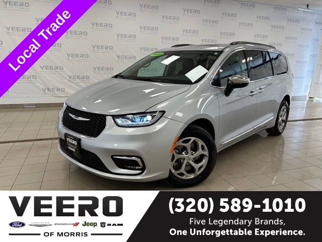 2023 Chrysler Pacifica Limited AWD's photo