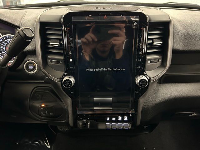 2026 RAM 2500 Tradesman/Black Express - Photo 17
