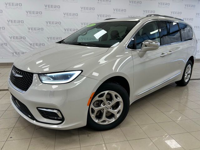 Used 2021 Chrysler Pacifica Limited with VIN 2C4RC3GG7MR544770 for sale in Morris, Minnesota