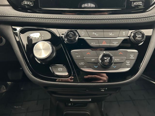 2026 Chrysler Pacifica Select - Photo 18