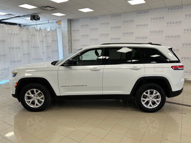 Used 2022 Jeep Grand Cherokee Limited with VIN 1C4RJHBG9N8556927 for sale in Morris, Minnesota