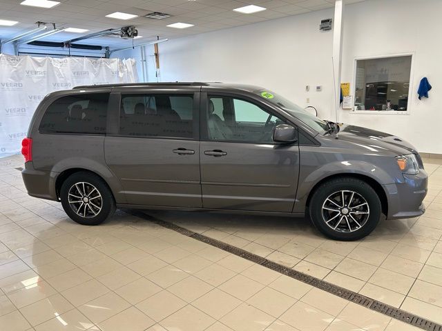 2016 Dodge Grand Caravan R/T photo 5