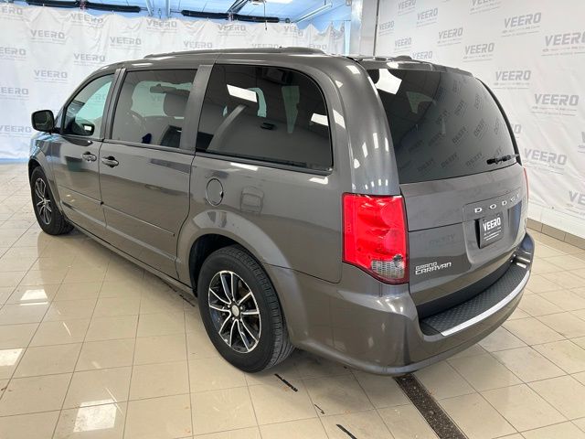 2016 Dodge Grand Caravan R/T photo 3