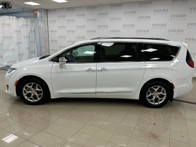 Used 2017 Chrysler Pacifica Limited with VIN 2C4RC1GG2HR506776 for sale in Morris, Minnesota