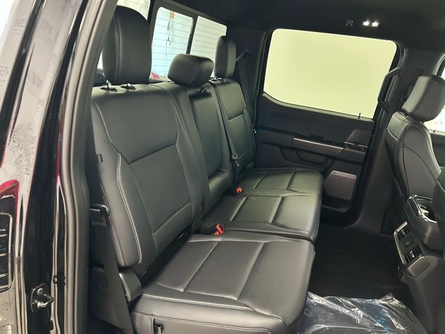 2025 Ford F-150 Lariat photo 14