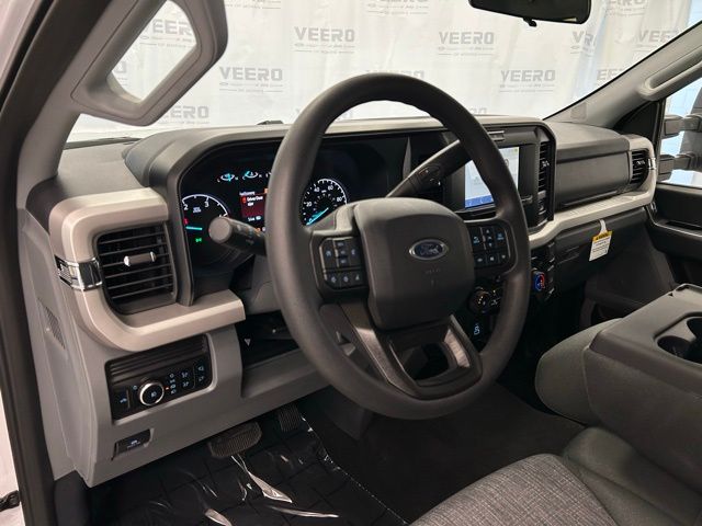 2026 Ford F-350 Super Duty XLT - Photo 9