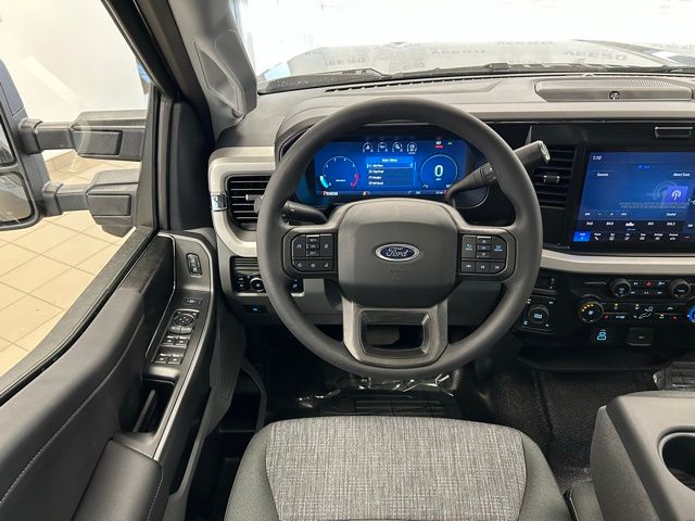 2026 Ford F-350 Super Duty XLT - Photo 15