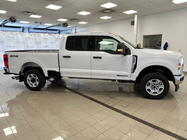 2026 Ford F-350 Super Duty XLT - Photo 6