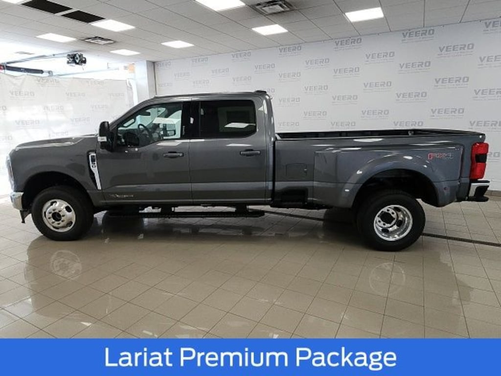 New 2026 Ford F-350 F-350® Lariat® Truck Crew Cab