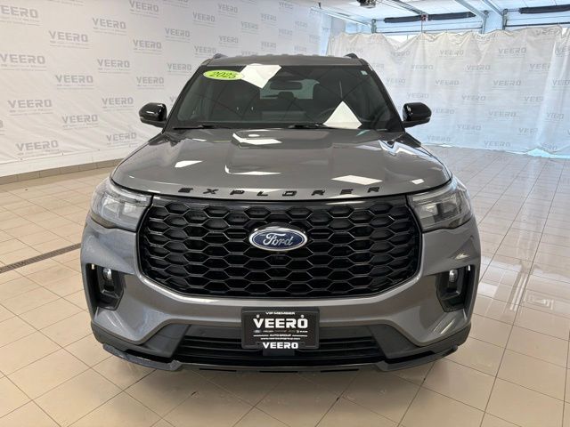 Used 2025 Ford Explorer ST-LINE with VIN 1FMUK8KH1SGB38570 for sale in Morris, Minnesota