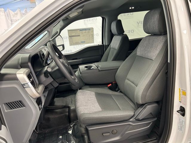 2026 Ford F-350 Super Duty XLT - Photo 12