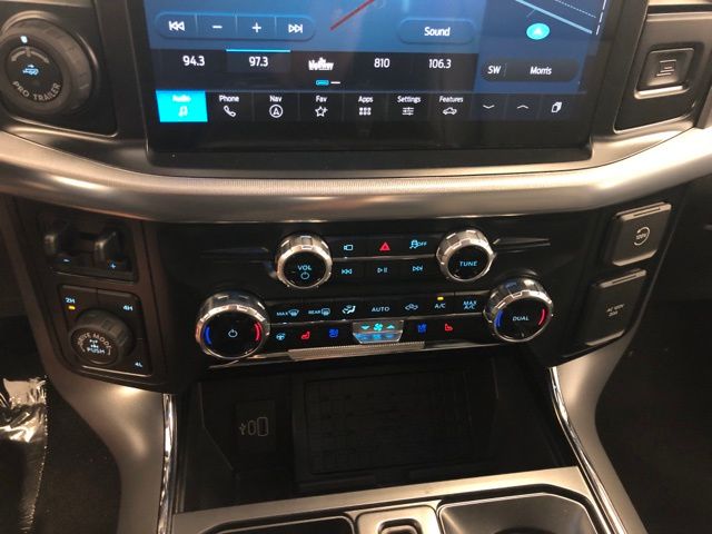 2025 Ford F-150 Lariat photo 26