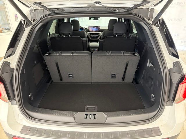 2026 Ford Explorer ST-Line - Photo 35