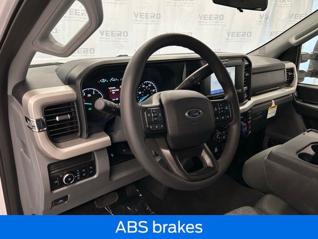 2026 Ford F-350 Super Duty XLT - Photo 13