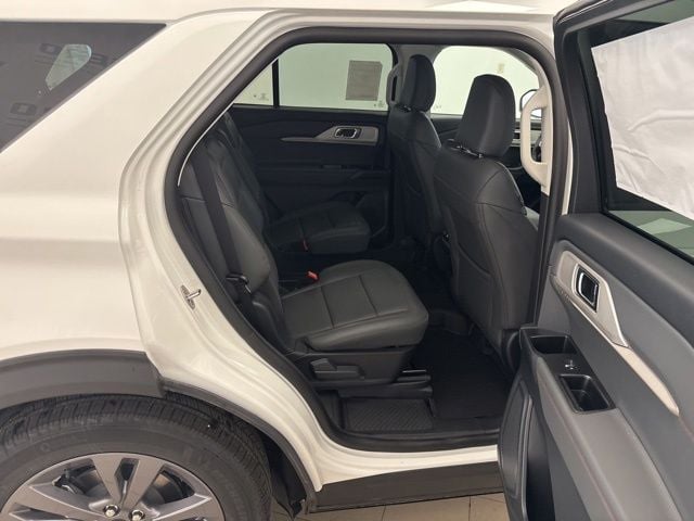 2026 Ford Explorer Active - Photo 16