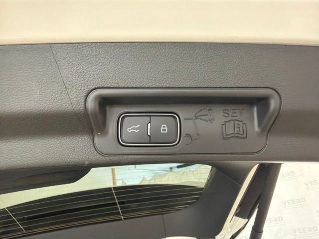 2026 Ford Explorer ST-Line - Photo 36