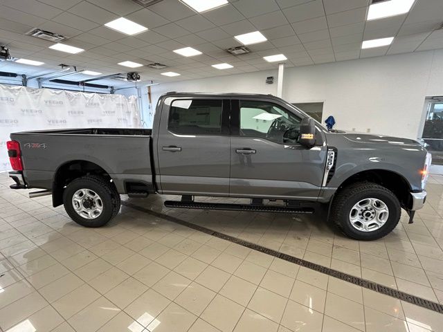 2026 Ford F-350 Super Duty XLT - Photo 6