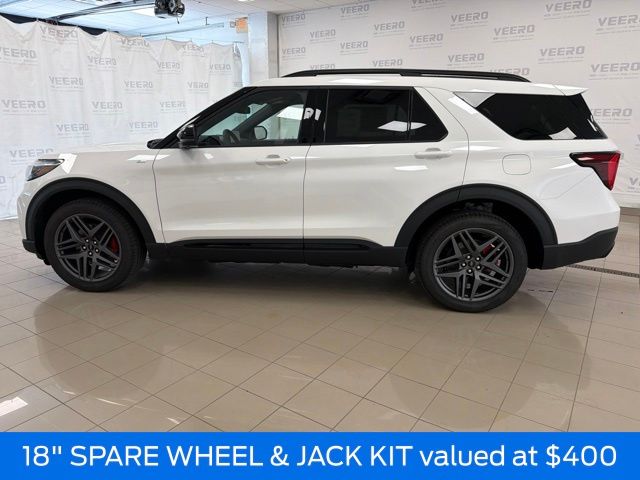 2026 Ford Explorer ST-Line - Photo 13