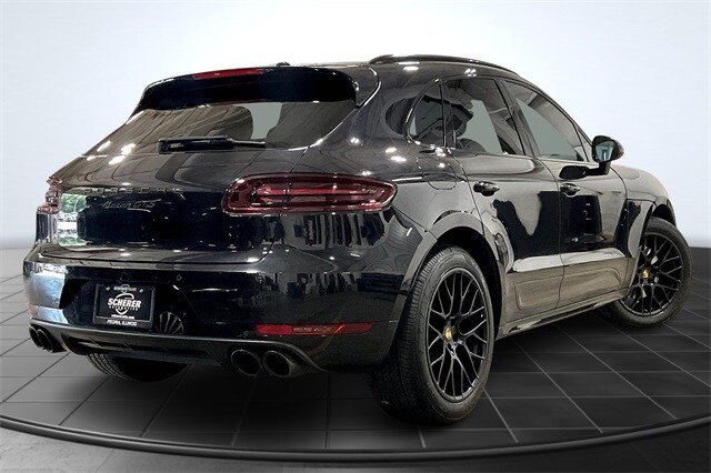 2017 Porsche Macan GTS photo 2