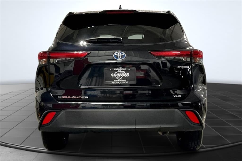 Used 2022 Toyota Highlander Hybrid XLE SUV