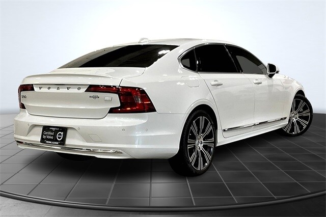 2024 Volvo S90 Recharge T8 eAWD Ultimate photo 2