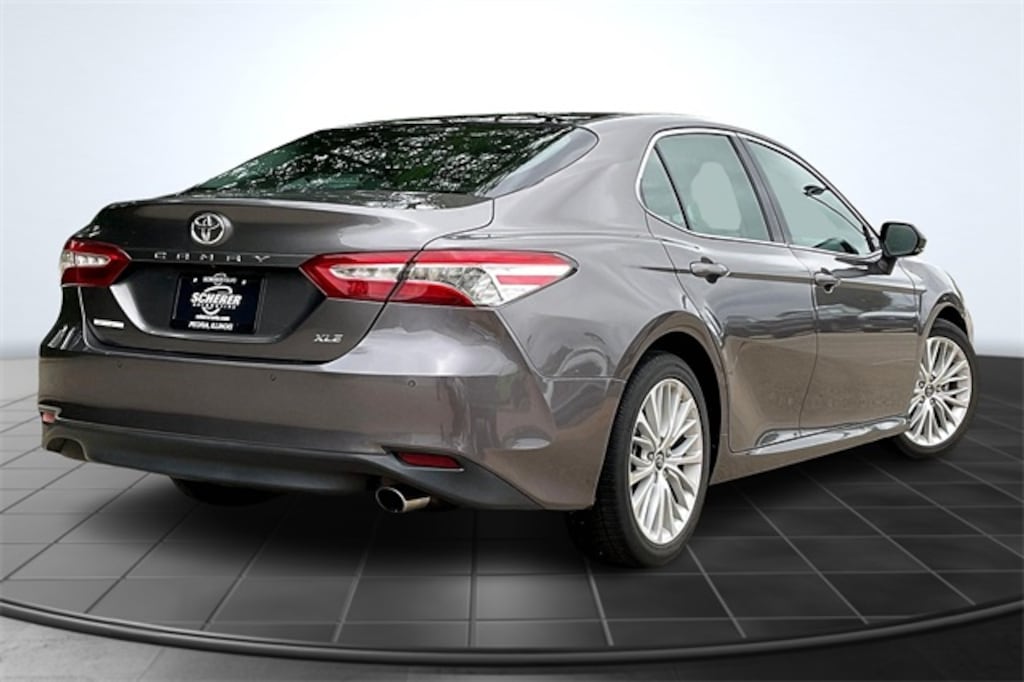 Used 2018 Toyota Camry XLE Sedan