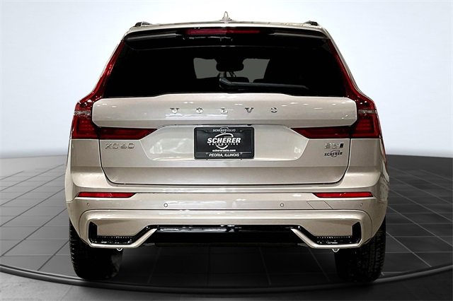 2026 Volvo XC60 B5 Plus photo 4