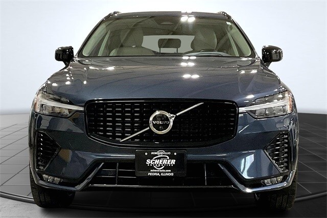 2023 Volvo XC60 B5 Ultimate photo 3
