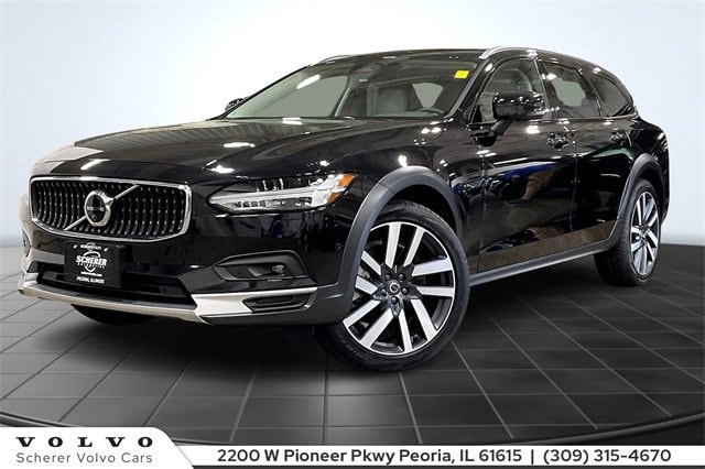 2025 Volvo V90 Cross Country Ultra's photo