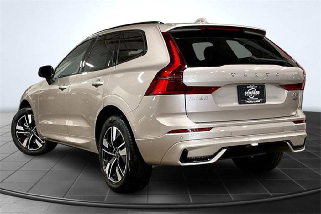 New 2026 Volvo XC60 B5 Plus SUV