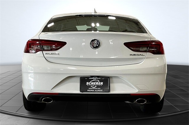 2018 Buick Regal Sportback Essence photo 4
