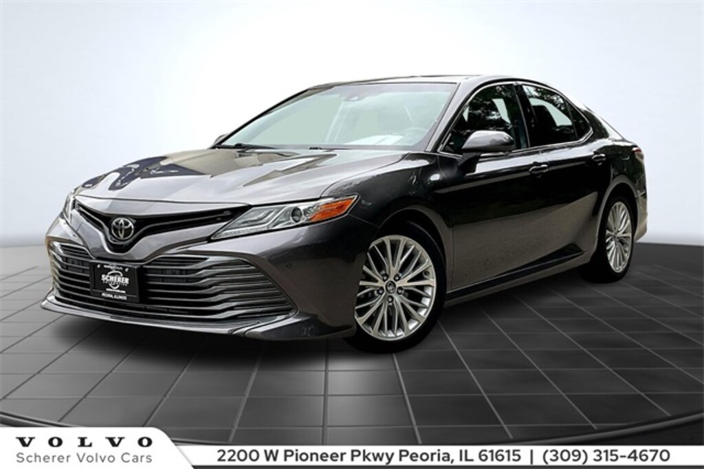 Used 2018 Toyota Camry XLE Sedan