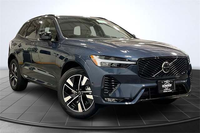 2026 Volvo XC60 B5 Plus photo 2